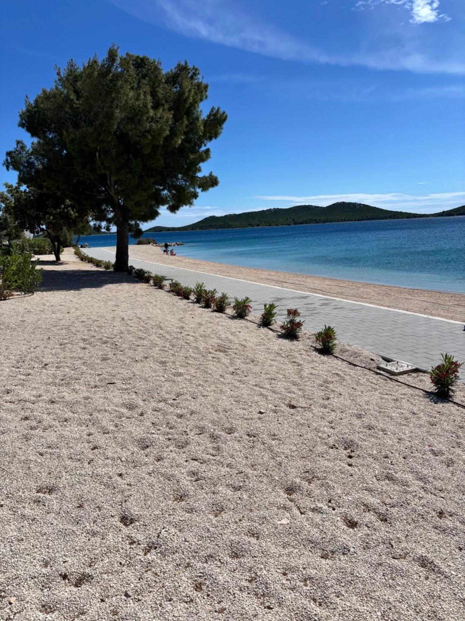 Buqez Vila Hajda 16 - Second Row Direct On The Beach Драге Екстериор снимка